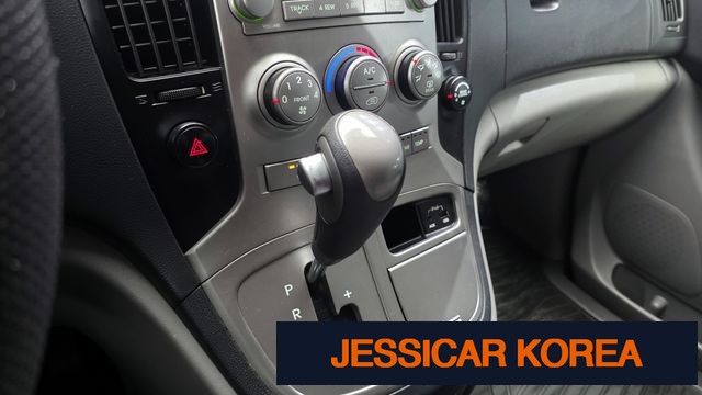 2015 Hyundai Grand Starex - Thumbnail 4