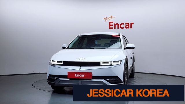 2022 Hyundai Ioniq 5 - Thumbnail 2