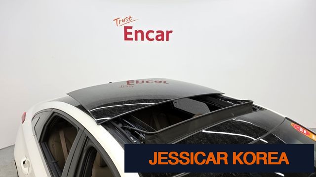 2023 Kia K8 - Thumbnail 3