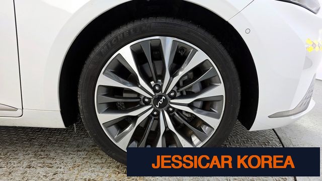 2024 Kia K8 - Thumbnail 8