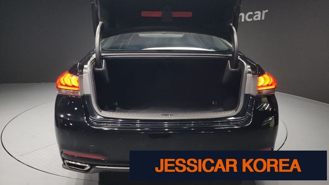 2015 Hyundai Genesis DH - Thumbnail 19