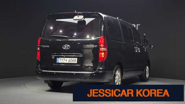 2015 Hyundai Grand Starex - Thumbnail 3