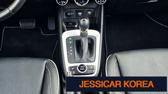 2020 Hyundai Venue - Thumbnail 2