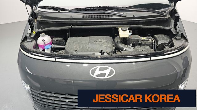 2025 Hyundai Staria - Thumbnail 8
