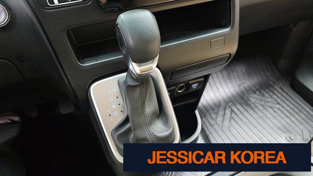 2025 Hyundai Staria - Thumbnail 9