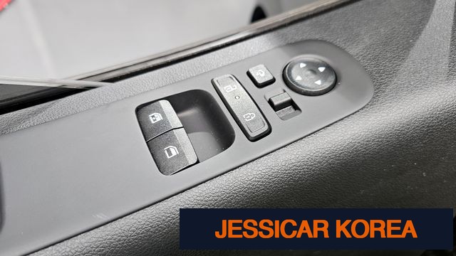 2025 Hyundai Staria - Thumbnail 10