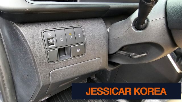 2025 Hyundai Staria - Thumbnail 11