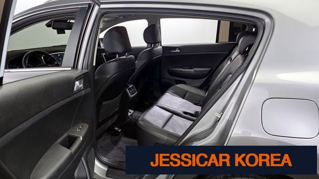 2020 Kia Sportage the bold - Thumbnail 17