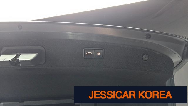 2019 Genesis G90 - Thumbnail 5