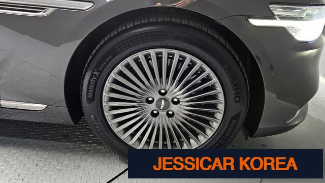 2019 Genesis G90 - Thumbnail 11