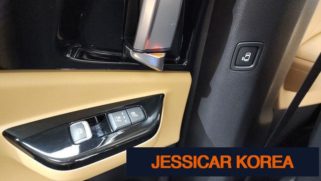 2022 Kia Carnival 4th Gen - Thumbnail 17