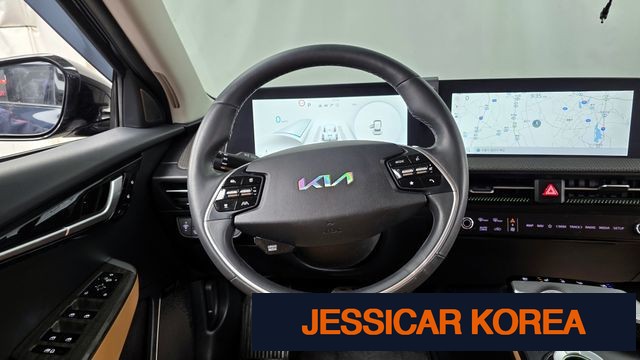 2022 Kia EV6 - Thumbnail 2