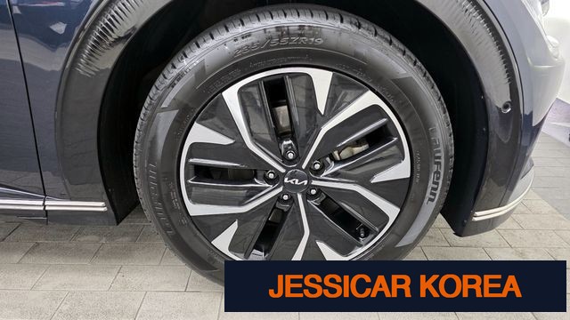 2022 Kia EV6 - Thumbnail 4