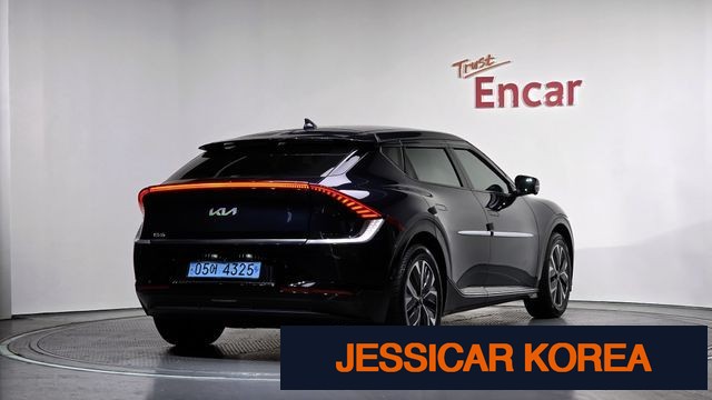 2022 Kia EV6 - Thumbnail 8