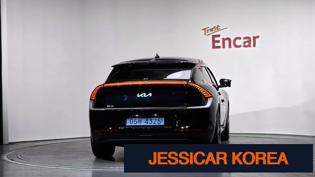 2022 Kia EV6 - Thumbnail 18