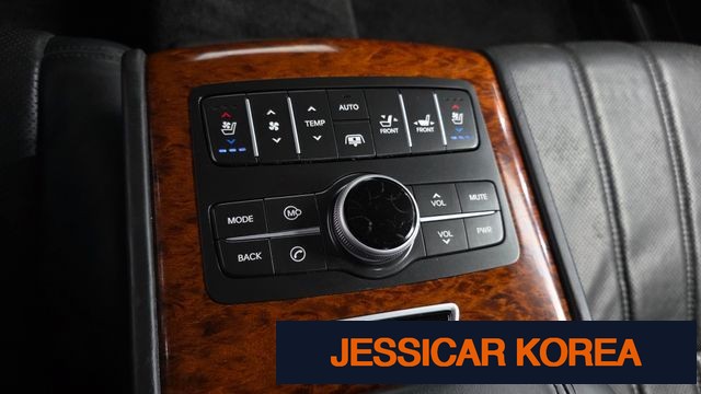 2012 Hyundai Equus (new model) - Thumbnail 2