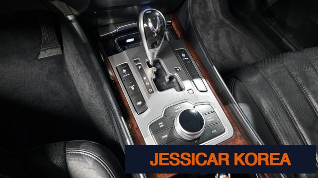 2012 Hyundai Equus (new model) - Thumbnail 2