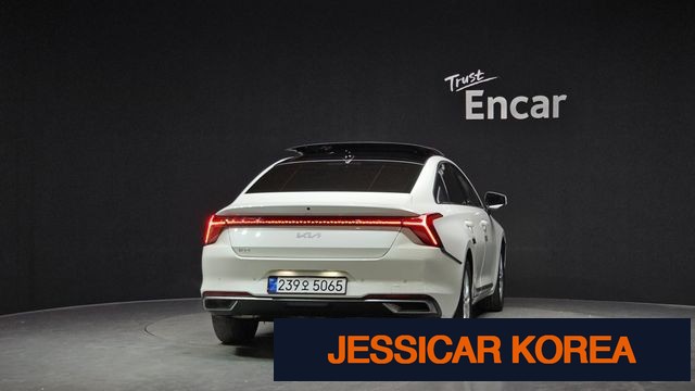 2023 Kia K8 - Thumbnail 17