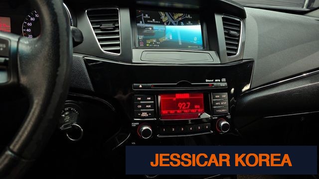 2010 Kia K7 - Thumbnail 3