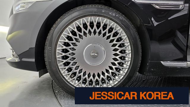 2019 Genesis G90 - Thumbnail 15