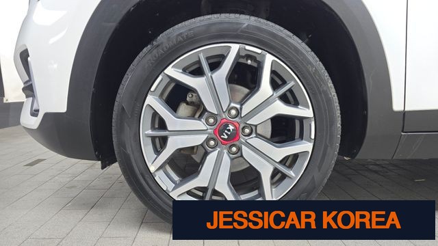 2020 Kia Seltos - Thumbnail 13