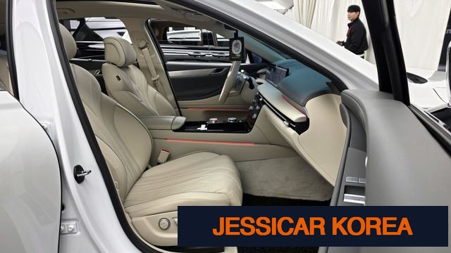 2025 Genesis G80 (RG3) - Thumbnail 2