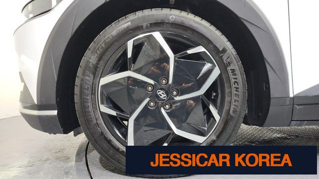 2022 Hyundai Ioniq 5 - Thumbnail 2