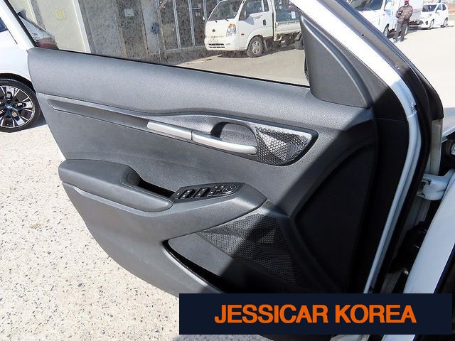 2022 Kia Seltos - Thumbnail 7