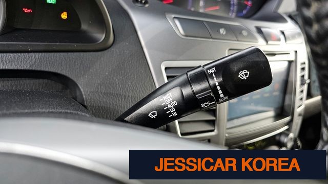2018 KG Mobility Korando Turismo - Thumbnail 3