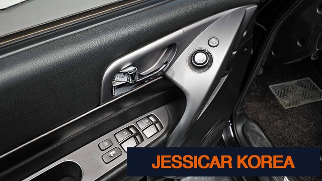 2018 KG Mobility Korando Turismo - Thumbnail 10