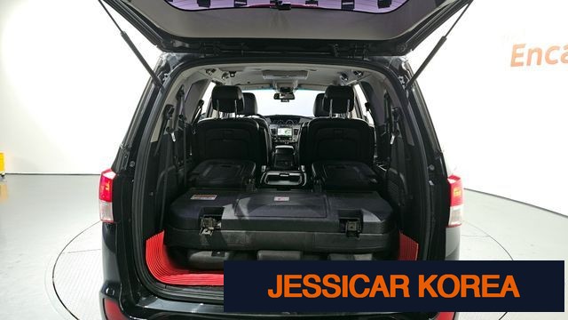 2018 KG Mobility Korando Turismo - Thumbnail 15