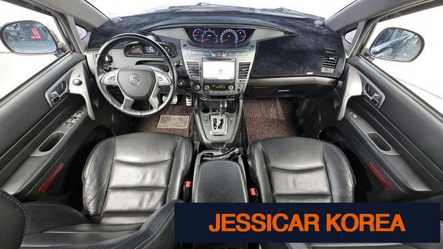 2018 KG Mobility Korando Turismo - Thumbnail 16