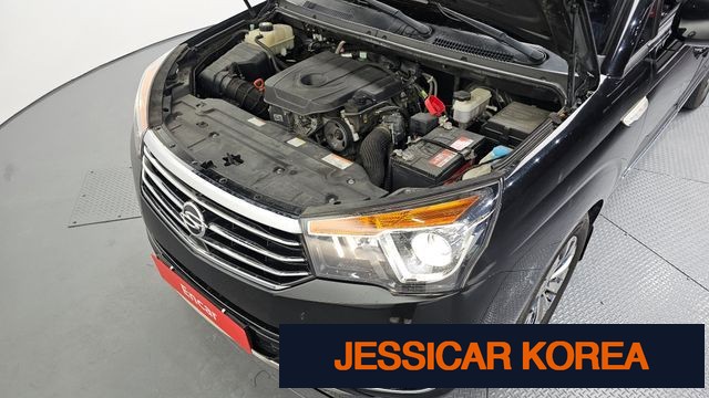 2018 KG Mobility Korando Turismo - Thumbnail 18