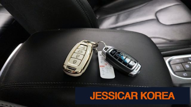 2020 Hyundai Santa Fe TM - Thumbnail 2