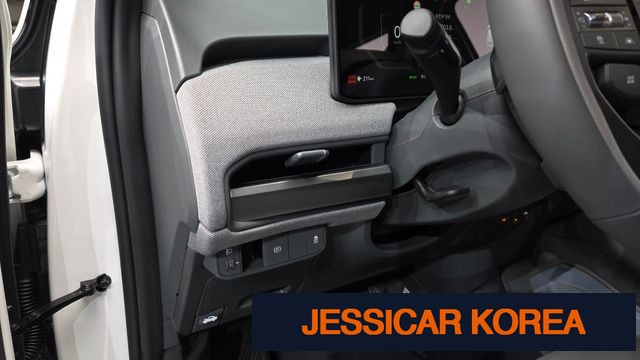 2026 Kia EV3 - Thumbnail 3