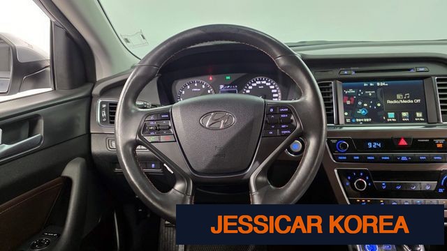 2017 Hyundai LF Sonata - Thumbnail 4