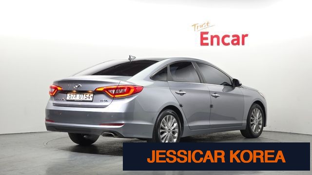 2017 Hyundai LF Sonata - Thumbnail 11