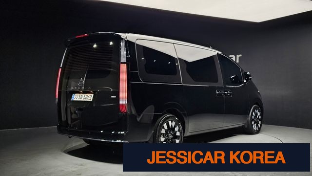 2025 Hyundai Staria - Thumbnail 4