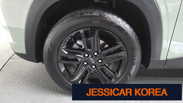 2024 Chevrolet Trax Crossover - Thumbnail 2