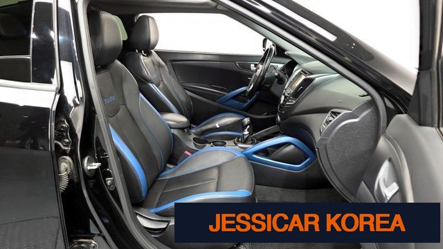 2013 Hyundai Veloster - Thumbnail 7