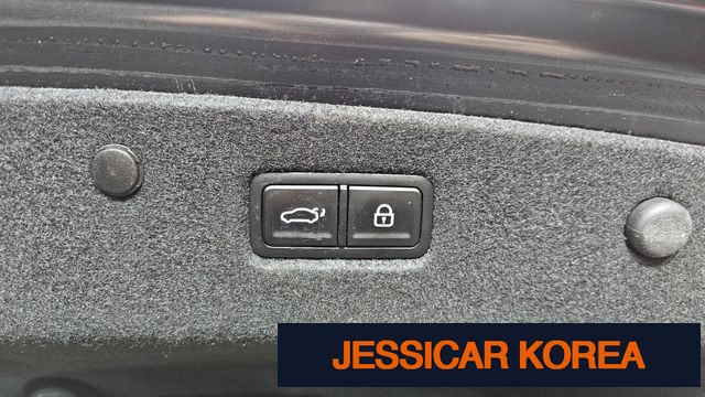 2022 Kia K8 - Thumbnail 2