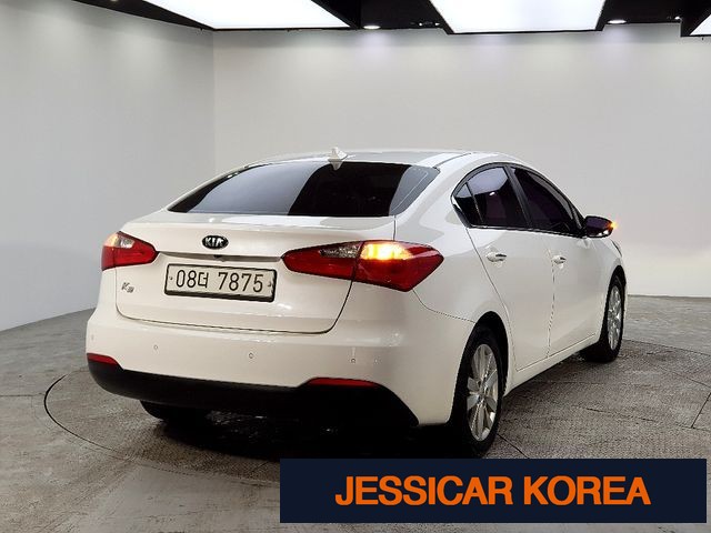 2015 Kia K3 - Thumbnail 8