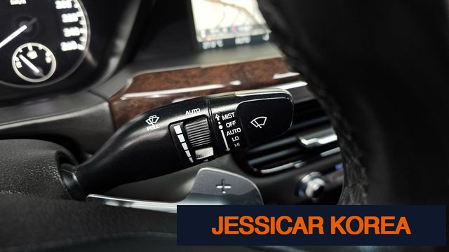 2017 Genesis EQ900 - Thumbnail 2