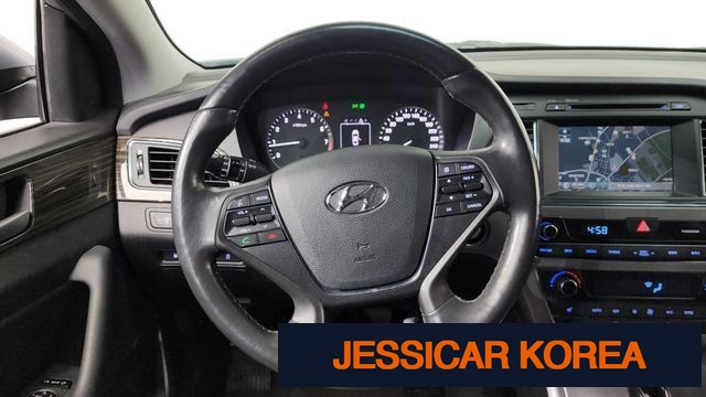 2015 Hyundai LF Sonata - Thumbnail 15
