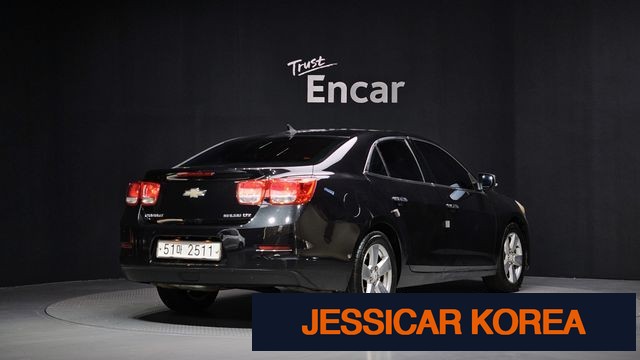 2012 Chevrolet Malibu - Thumbnail 4