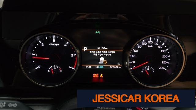 2021 Kia Carnival 4th Gen - Thumbnail 4