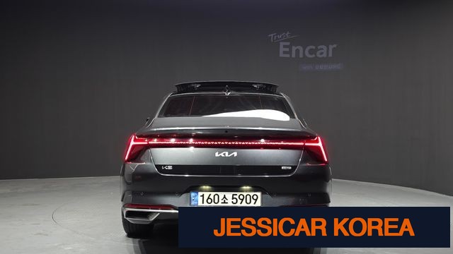 2022 Kia K8 Hybrid - Thumbnail 17