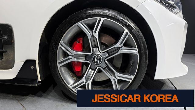 2019 Kia Stinger - Thumbnail 4