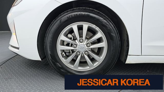 2020 Hyundai The New Avante AD - Thumbnail 16
