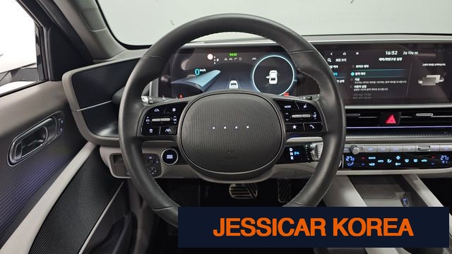 2023 Hyundai Ioniq 6 - Thumbnail 2